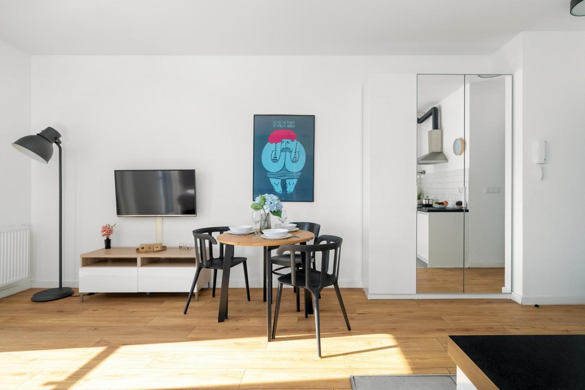 Klimatyczne I Nowoczesne Studio Very Berry W Poznaniu By Noclegi Renters Ngoại thất bức ảnh